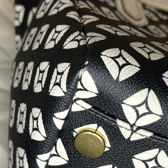 Fossil Sydney geometric diamond coated tote w/dust bag - Picture 4 of 9